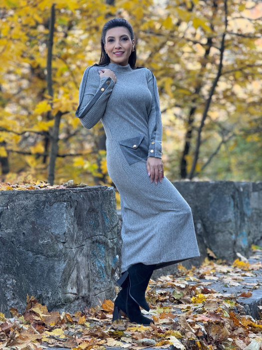 Rochie tricotata gri cu curea si nasturi aurii [6]