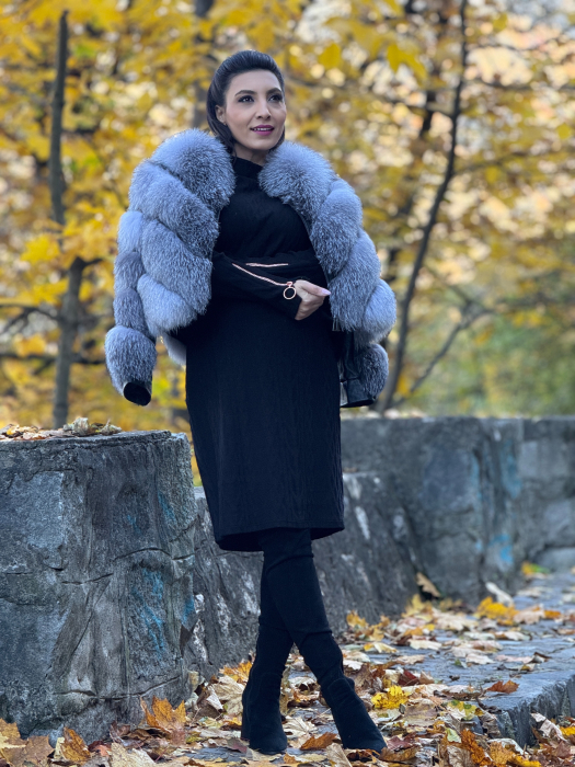 Rochie tricotata neagra cu detaliu metalic la umar [6]