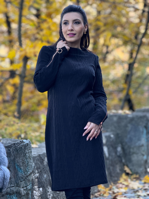 Rochie tricotata neagra cu detaliu metalic la umar [2]