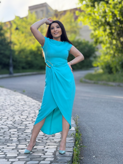 Rochie turcoaz cu detaliu auriu [2]