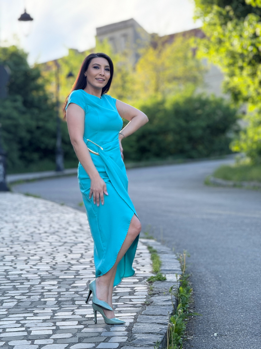 Rochie turcoaz cu detaliu auriu [4]