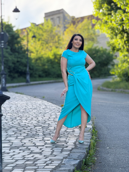 Rochie turcoaz cu detaliu auriu [7]