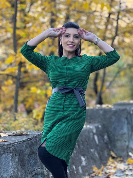 Rochie verde cu buzunare si cordon in talie [1]