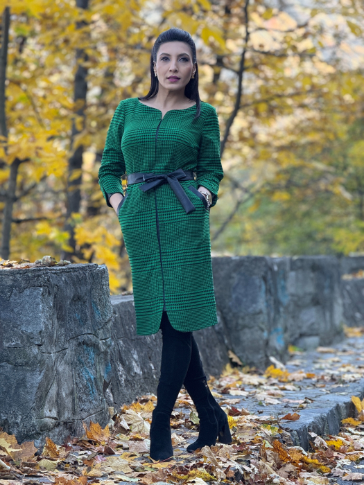 Rochie verde cu buzunare si cordon in talie [4]