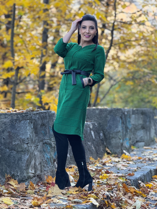 Rochie verde cu buzunare si cordon in talie [6]