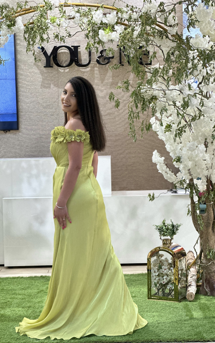 Rochie verde fistic cu flori pe umar [4]