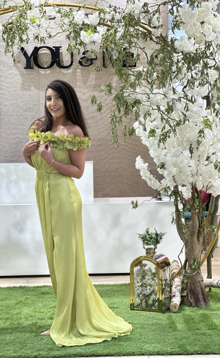 Rochie verde fistic cu flori pe umar [3]