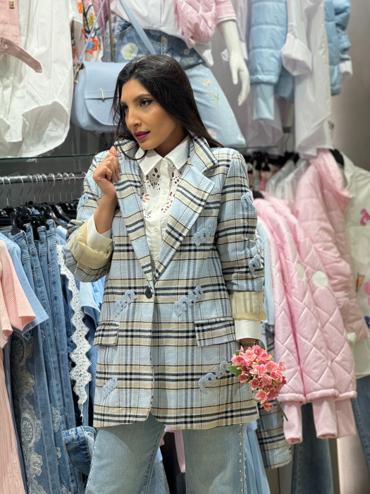 Sacou cu imprimeu in carouri si aplicatii decorative [4]