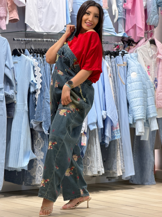 Salopeta din jeans cu floricele aplicate [2]