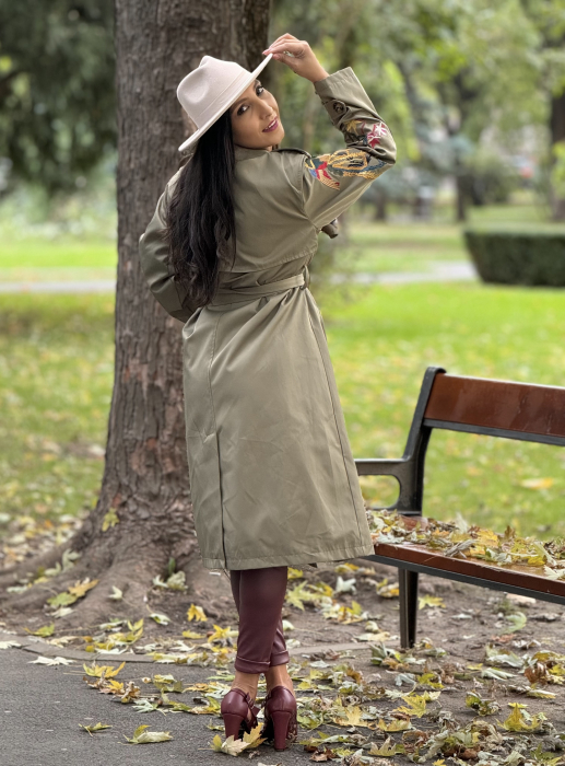 Trench cu imprimeu broderie pe parte si cordon in talie [6]