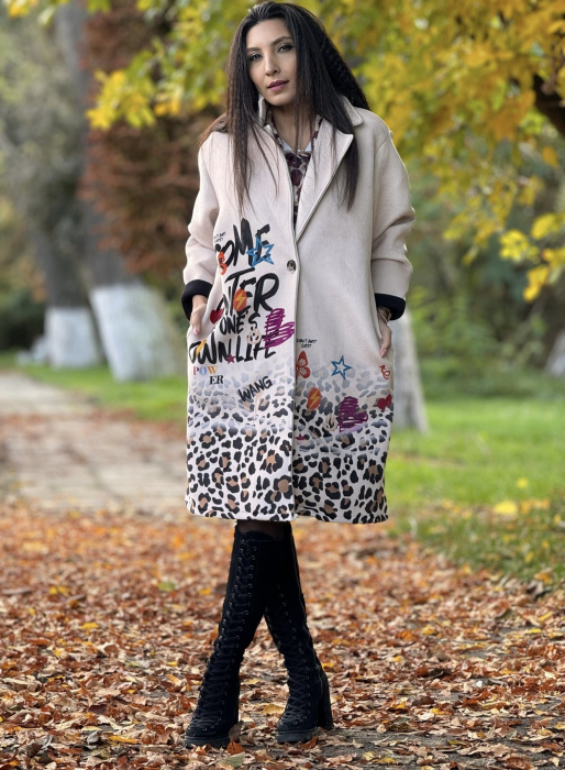 Trench cu scris si imprimeu animal print in partea de jos [3]