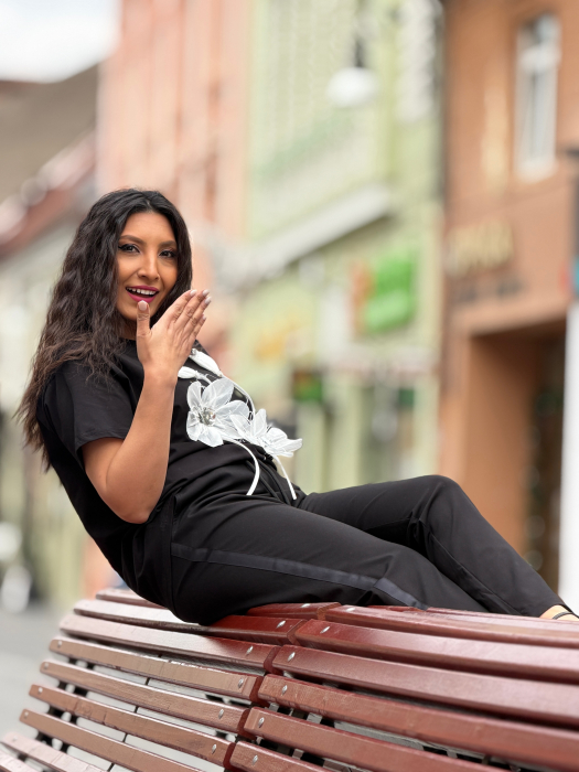 Tricou cu aplicatie florala 3D din voal cu detalii stralucitoare [5]