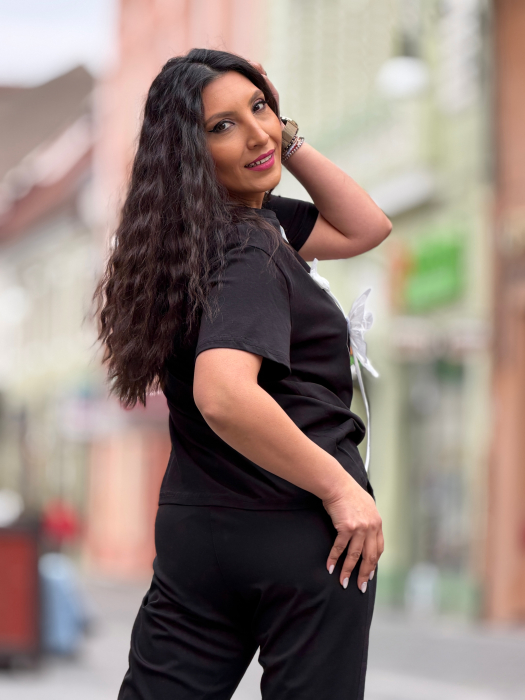 Tricou cu aplicatie florala 3D din voal cu detalii stralucitoare [7]