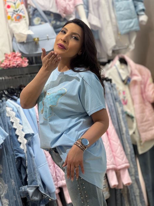 Tricou cu fluture decorativ si aplicatii stralucitoare [3]