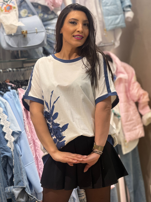 Tricou cu nasturi decorativi pe umar si imprimeu floral [2]