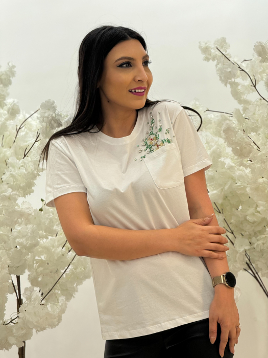 Tricou cu pietricele la buzunar [3]