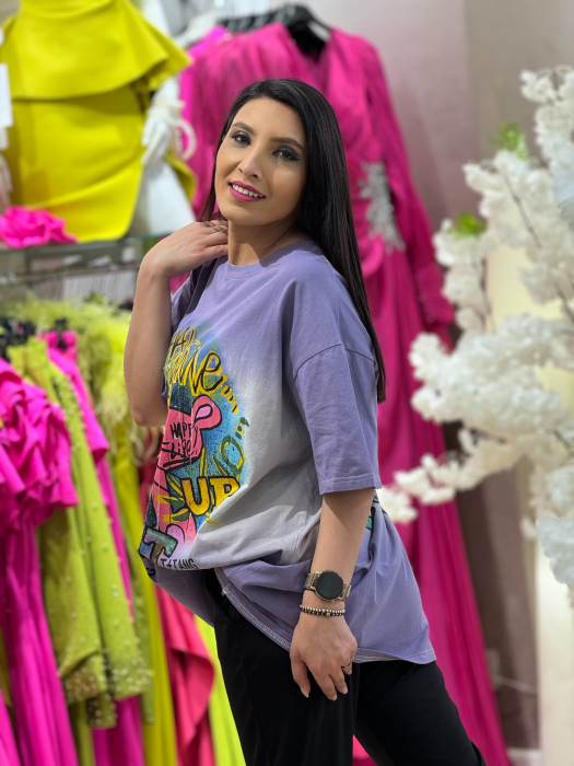 Tricou oversized cu imprimeu Pantera roz si design graffiti [4]