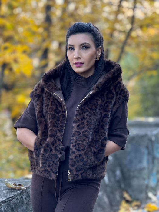 Vesta animal print cu gluga [5]