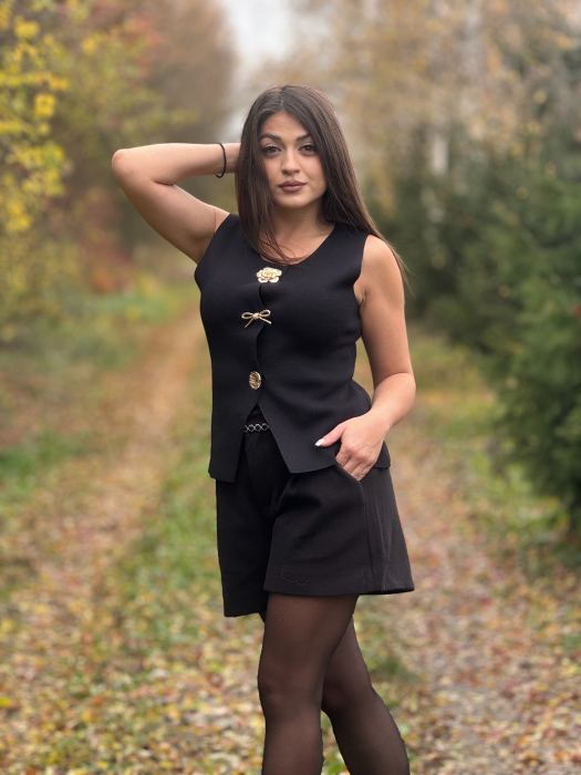 Vesta cu nasturi mari decorativi [2]