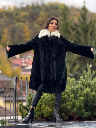 Haina din astrahan  cu blana naturala alba [4]