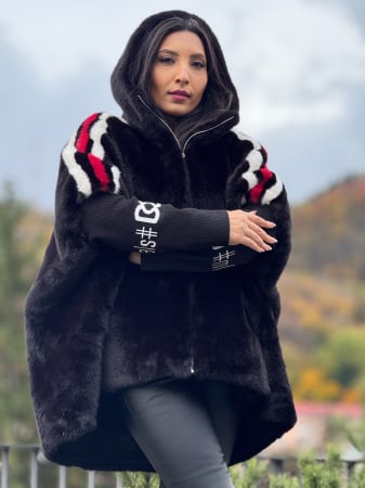 Geci si jachete - Blana cu dunga rosie si manseta tricotata