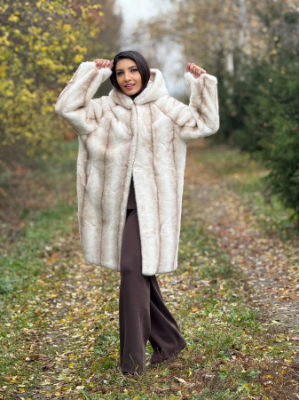 Blanita bej lunga cu gluga [1]