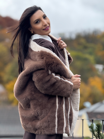 Blanita maro cu dunga bej [3]