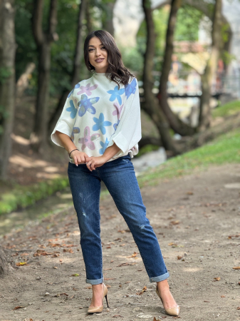 Blugi casual cu efect uzat si curea in talie [1]