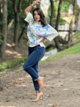 Pantaloni - Blugi casual cu efect uzat si curea in talie