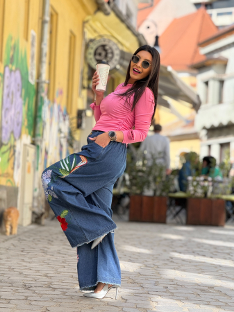 Blugi evazati cu broderie [3]