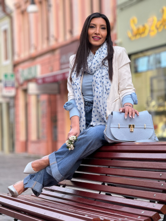 Noutati - Blugi evazati cu cordon impletit si manseta intoarsa