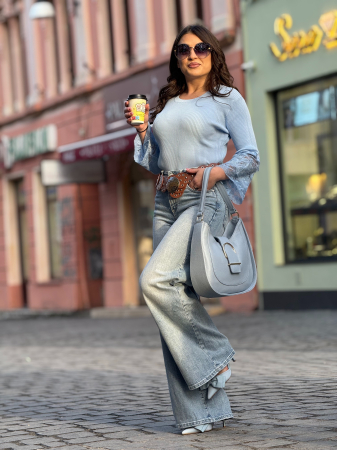 Pantaloni - Blugi evazati cu curea in talie