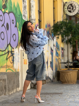 Blugi scurti din denim cu broderii decorative [2]
