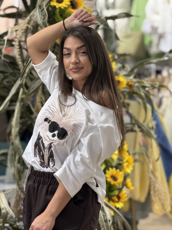 Bluza alba cu arici brodat [1]