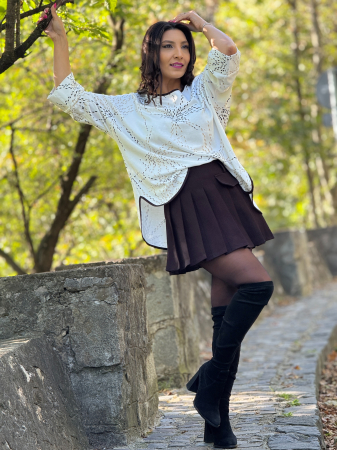 Bluza alba cu detaliu pe spate [1]