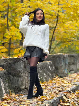 Bluza alba cu ursulet [4]