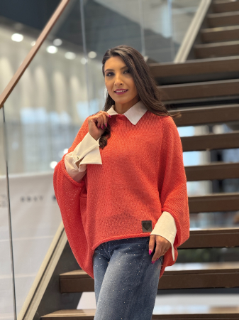 Noutati - Bluza asimetrica cu emblema