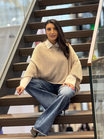 Noutati - Bluza asimetrica cu emblema