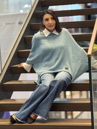 Noutati - Bluza asimetrica cu emblema