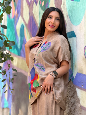 Bluza bej cu broderie florala multicolora [1]