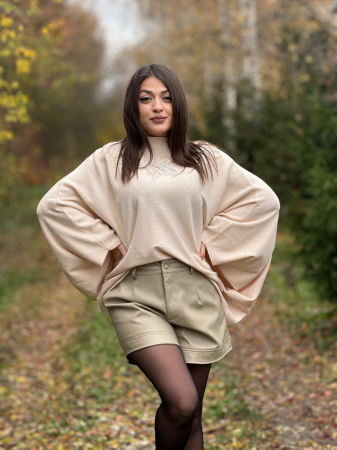 Bluza bej cu detalii brodate [2]