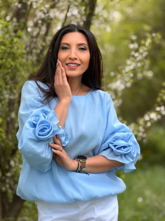 Noutati - Bluza bleo cu maneci voluminoase