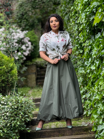 Bluza brodata cu imprimeu floral in tonuri naturale [3]