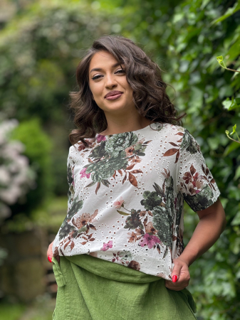 Tricouri si topuri - Bluza brodata cu imprimeu flori verzi
