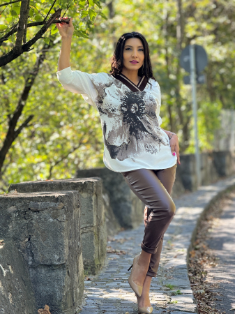 Bluza cu anchior si detaliu floare [2]