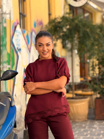COLECTIA DE TOAMNA - Bluza cu dantela asimetrica