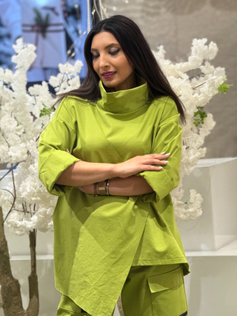 Bluza cu design petrecut si guler lejer [1]