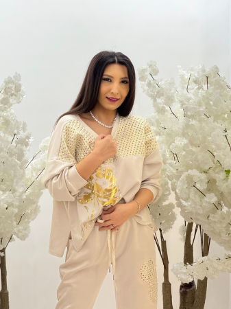 Bluza cu detaliu auriu [1]