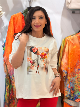 Bluze si camasi - Bluza cu doamna cu buchet de flori portocalii