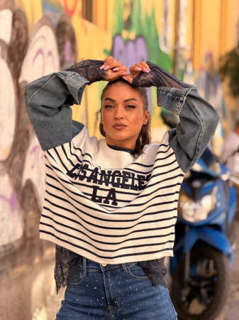 Noutati - Bluza cu dungi Los Angeles si maneca din jeans